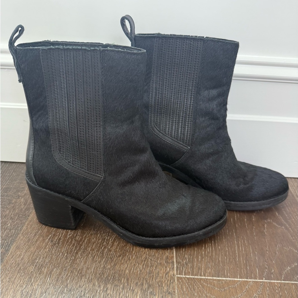 UGG Black Ankle Booties, Women’s Size 7.5, EUC